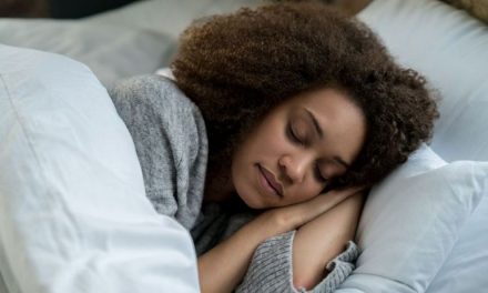 Dormir lo suficiente reduce el riesgo de sufrir enfermedades cardiovasculares