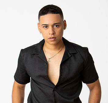 Monchy reconoce talento de Anjelo