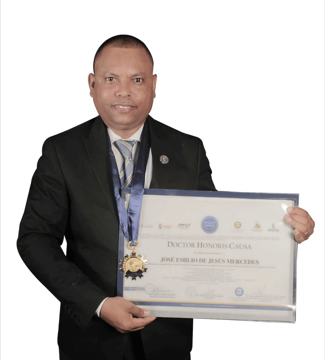 José Emilio De Jesús Recibe Doctorado Honoris Causa en Educación Inclusiva