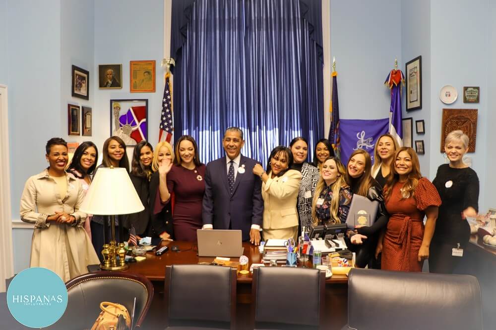 Congresista Adriano Espaillat reconoce en Washington a Dominicana Yaneli Sosa y sus 25 “Hispanas Influyentes”
