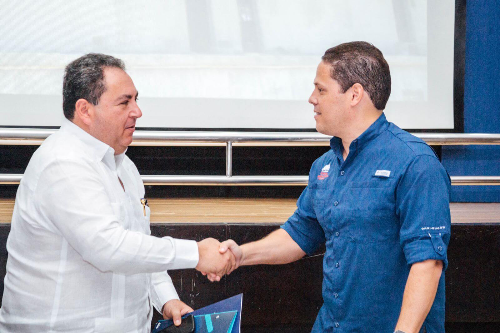 Ministro Carlos Bonilla y director del SNS presentan balance sobre proyectos de salud