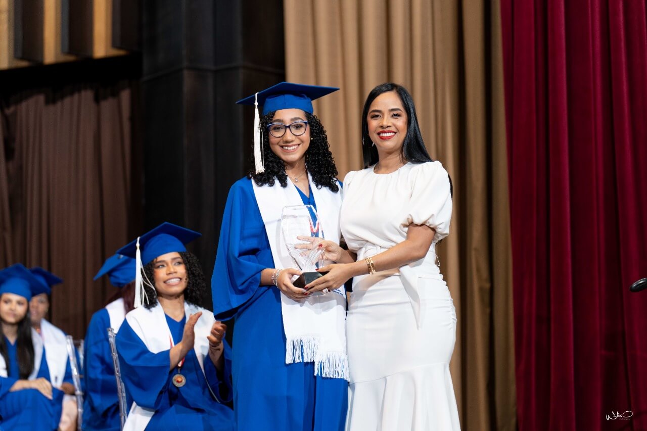 Cathedral International School celebra graduaciones