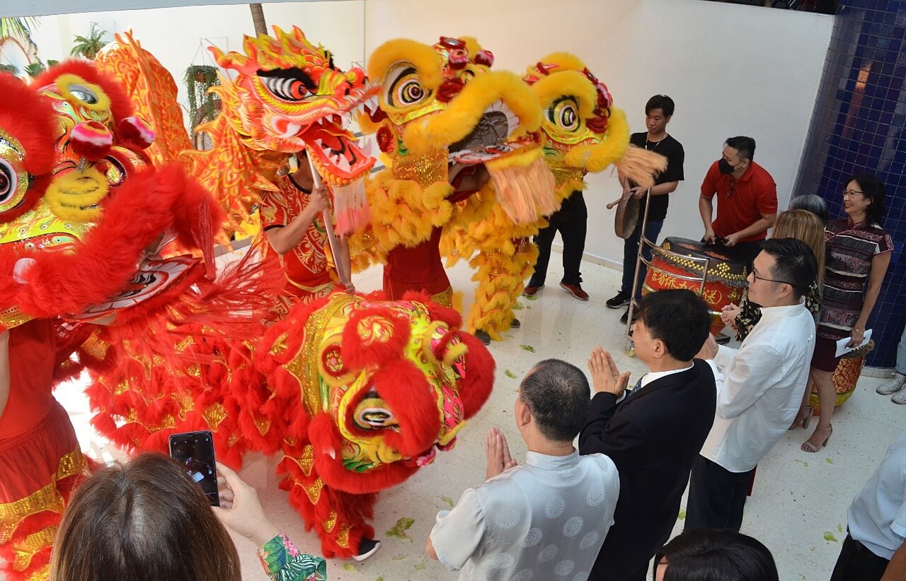 Bautizan Leones y Dragón chino en oficinas de la Fundación Jade