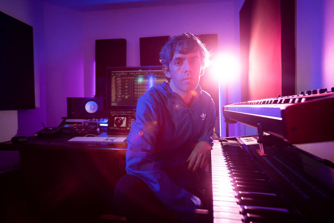 Milton James presenta videoclip “Los Que No Danzan”