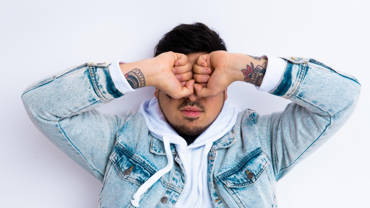 Erick Barahona abre su corazón en segundo single “En Mi Camino”