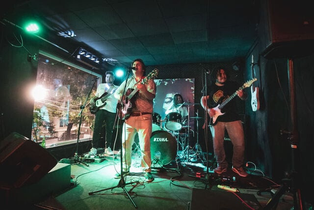 Hermanos y Peatones nos invita a volver a nuestra infancia