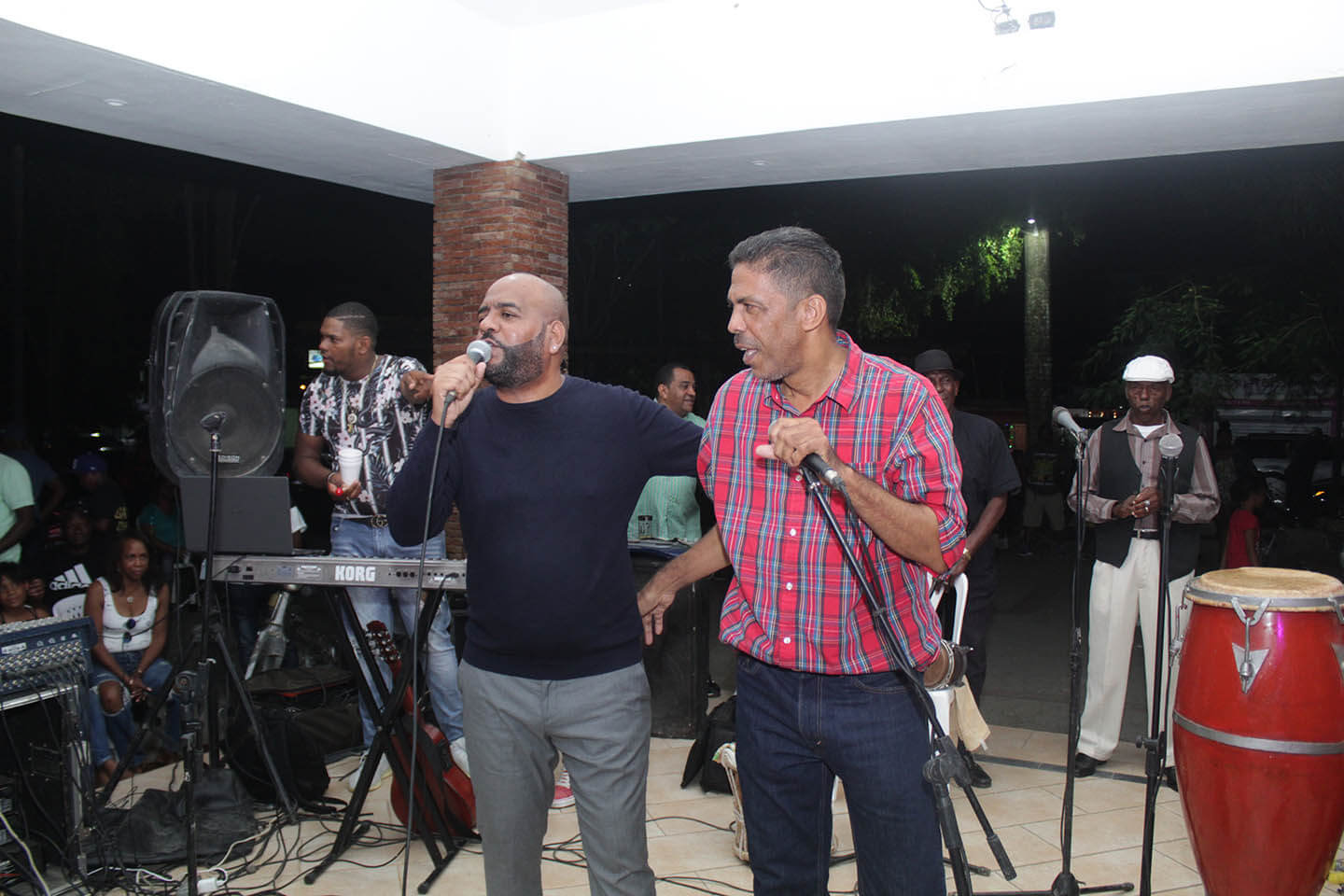 “Tarde de Son” pone a bailar decenas de personas en Villa Mella