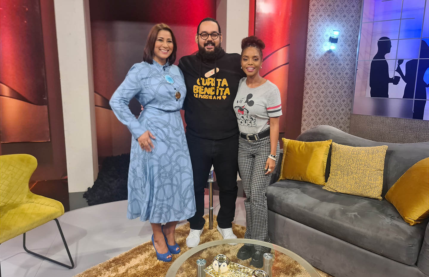 Cantautor Manerra habla de su pasión por la música en Fiestas y Personalidades