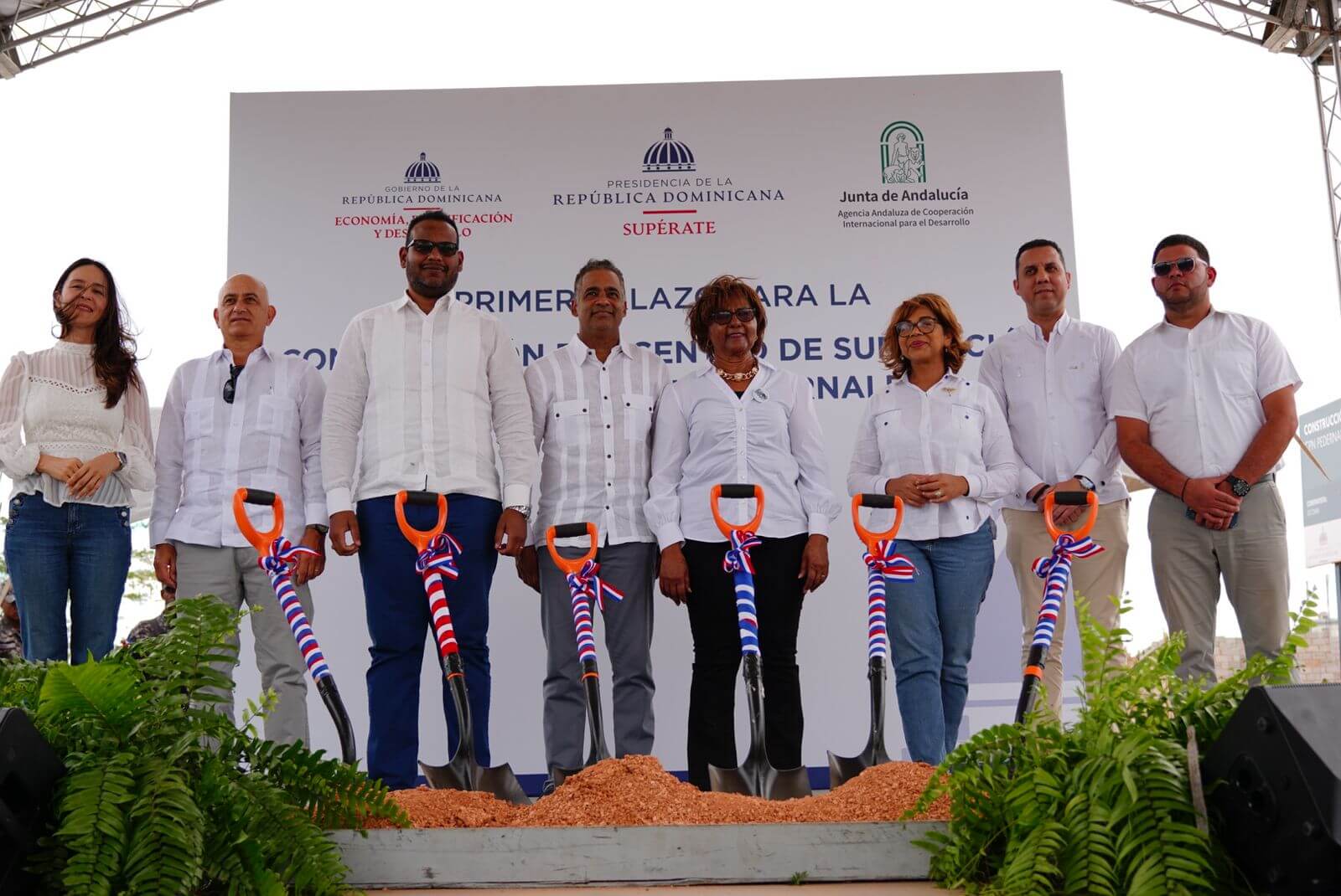 Gobierno inicia construcción de Centro de Superación en Pedernales