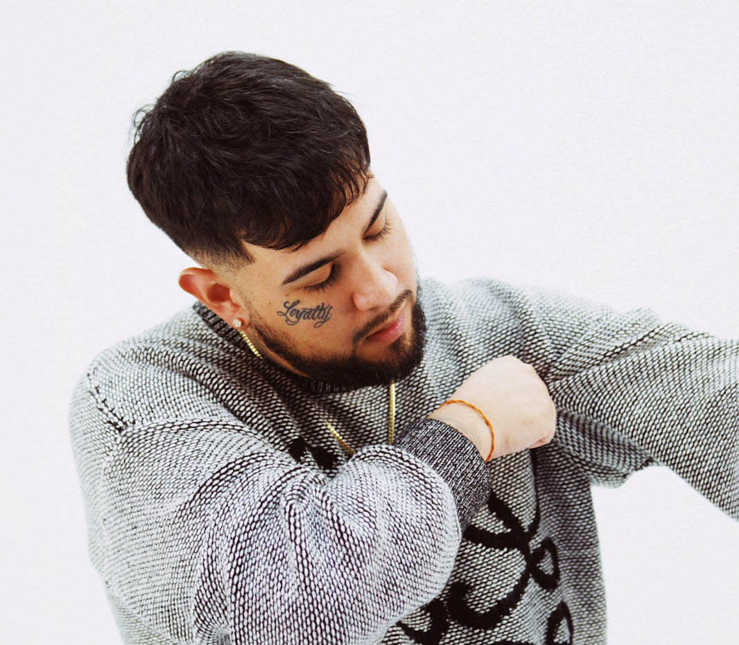 Julianno Sosa presenta su EP “El Rey de los Trenches”