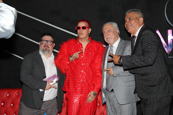 Yaisel LM realiza con éxito showcase en Premios Núcleo Urbano RD