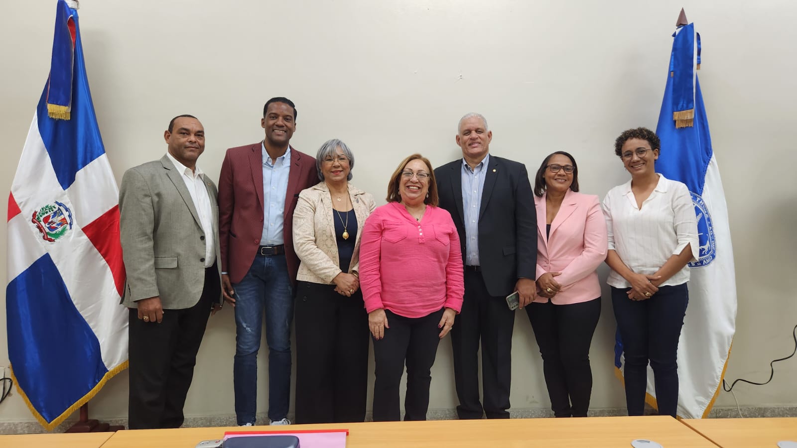 Celebran Conversatorio sobre derecho penal y los negocios en el turismo