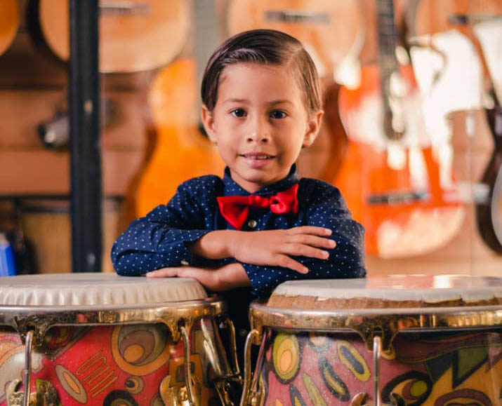 “Estheban Arrieta” El conguero más pequeño del mundo impresiona con su habilidad