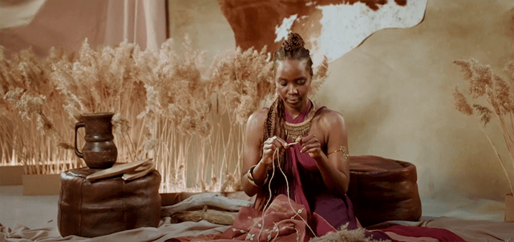 Let Me Speak un mensaje de Pelokazi LamaBhele