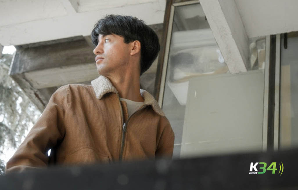 "Kilómetros": Nostalgia e indie pop en el debut como solista de Manu MG