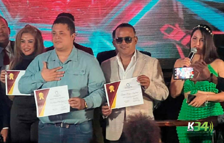 Acroarte filial NYC reconoce a empresario y periodista Johan Rosario