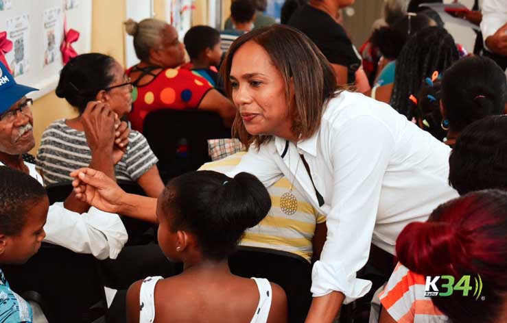 Candidata a diputada Carolina Cornielle realiza operativo médico en Pueblo Nuevo, Barahona