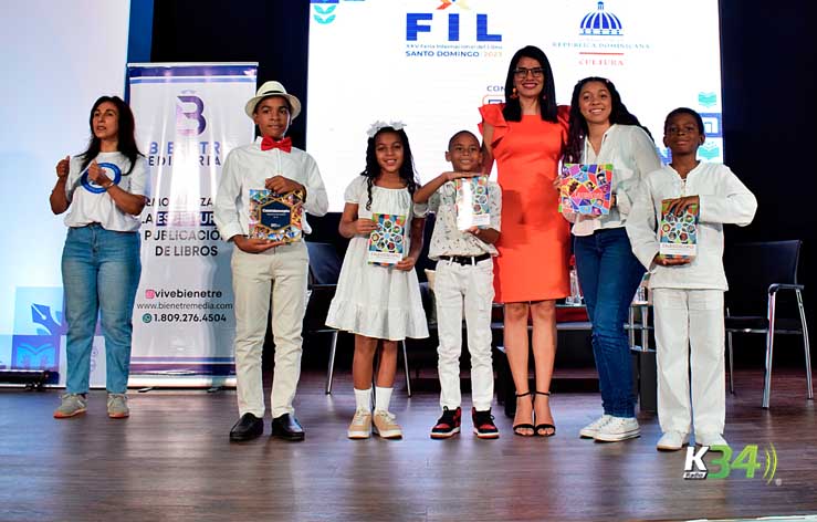 Fundación Futuros Autores del Mundo realiza conversatorio inclusivo en la Feria del Libro