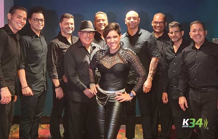 Izis deslumbra en PR con su show en el Blue Dolphin Casino