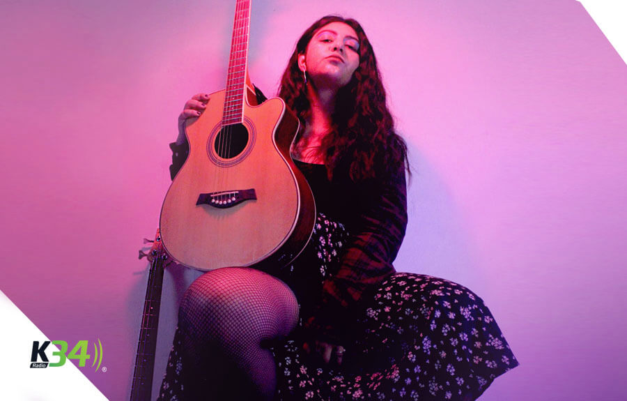 Siena Hidalgo presenta "crooked smile"