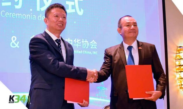 Firman acuerdo entre Hunan Daily y La Fundación Jade Pro Comunidad China