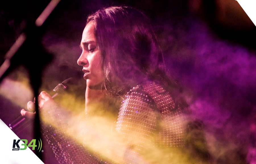 Aljadaqui protagoniza épico concierto en el Country Club de Santiago