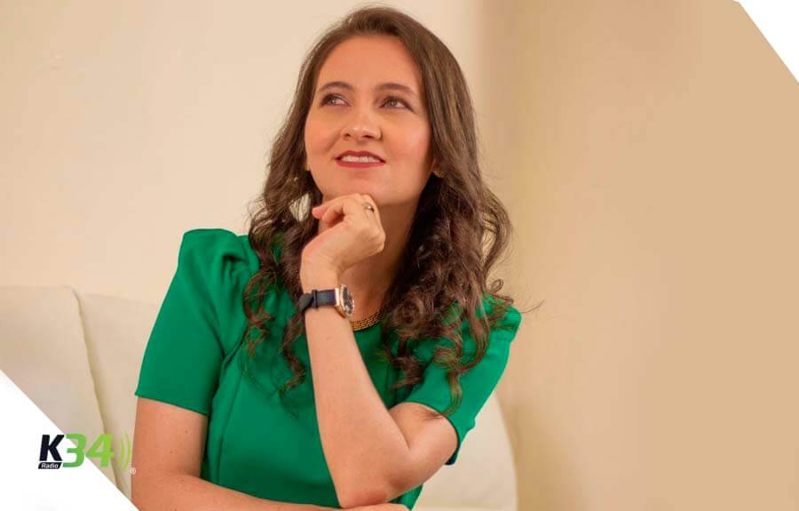 Camila Delacruz publica su primer libro “Huir para Vencer”