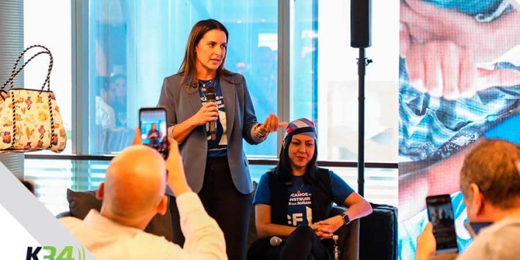 Construyendo Futuros y PopUps Brand se unen para llevar educación a miles de niños