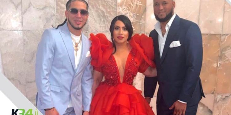 Diseños de Cynthia Matos en la alfombra de Premios Soberano