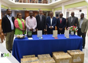 UASD Recinto Barahona recibe donación de libros