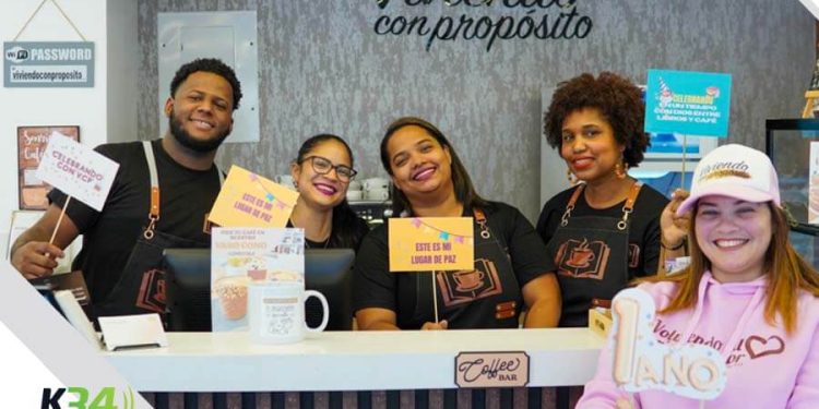 Celebran primer aniversario Librería Café Cristiana "Viviendo con Propósito"