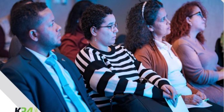 Destacan importancia de las herramientas digitales en el mundo empresarial moderno