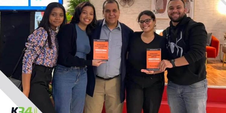 Presentan Libro de Marketing para conseguir empleo