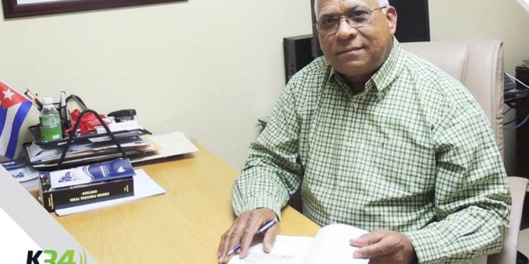 Ministro motiva a paralización de la educación según maestros