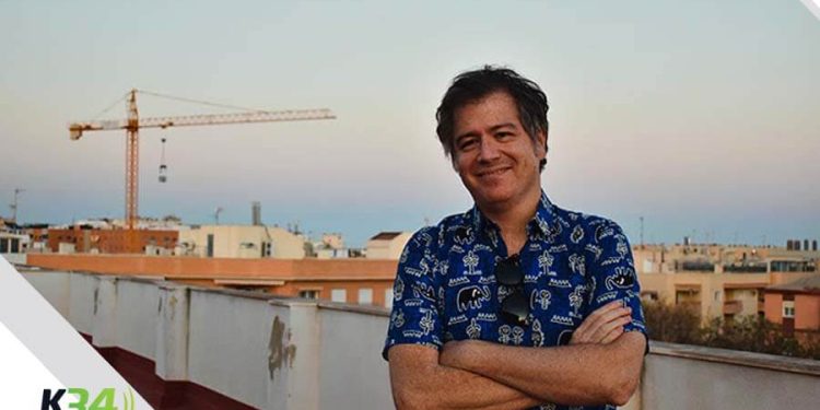 Roberto Portillo estrena el Videolyric de "Cumbia de Carolinas"