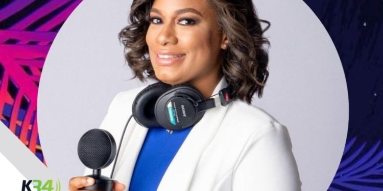 Locutora Milys Peralta es nominada a Premios La Flor 2024