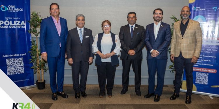 Comunidad aseguradora de RD se prepara para temporada ciclónica en el foro Vientos de Preparación organizado por One Alliance Seguros