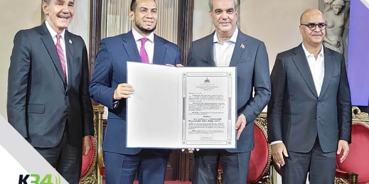 UNEFA recibe certificación por cumplir estándares de calidad en Evaluación Quinquenal del MESCYT