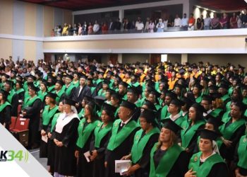 Universidad Católica celebra investidura de 420 profesionales de postgrado