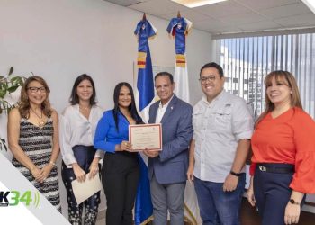 Culmina exitosamente el Diplomado "Alta Costura en Terminación a Mano" del INMODARD con la entrega de certificación