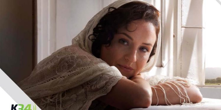 La artista luso-venezolana Andrea Imaginario presenta '¿Qué es el amor?'