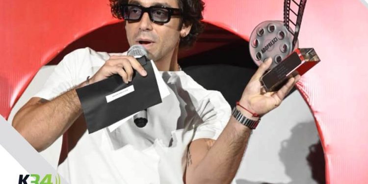 Cuarencena triunfa en V Premio de la Crítica Adopresci