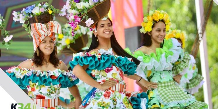 Festival de las Flores declara al presidente Luis Abinader y a la primera dama Raquel Arbaje como padrinos