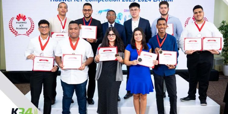 Huawei y MESCyT reconocen a estudiantes por su participación en ICT Competition 2023-2024