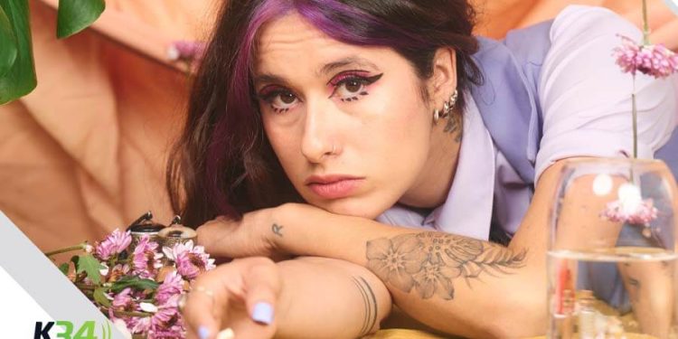 Rosario Gatica estrena su primer álbum "Fondo"