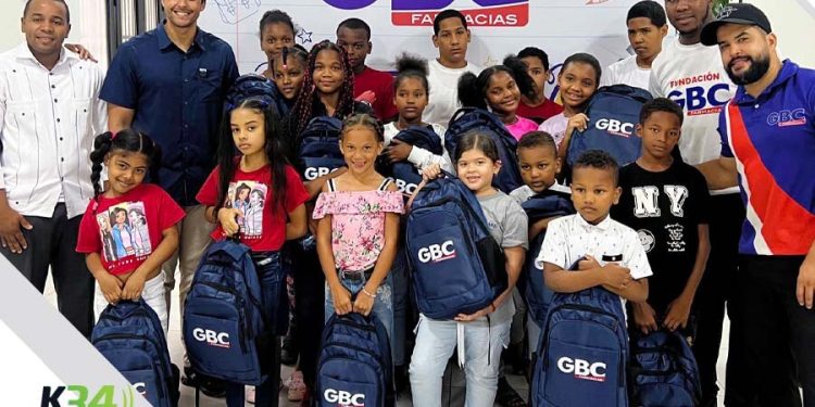 Fundación GBC entrega útiles escolares a miles de estudiantes