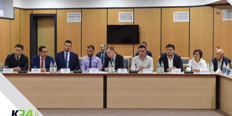 Juan Ariel Jiménez asesora al gobierno de Azerbaiyán para diversificar su economía