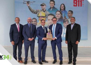 911 recibe visita subsecretario adjunto del Programa INL del Gobierno de los EE.UU.