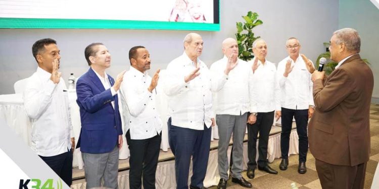 AIRAC juramenta nuevo Consejo Directivo para 2024-2025