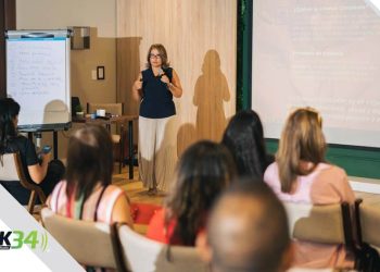 Fundación Fénix realiza charla “Crianza Consciente: Previniendo la Adicción desde el Hogar”